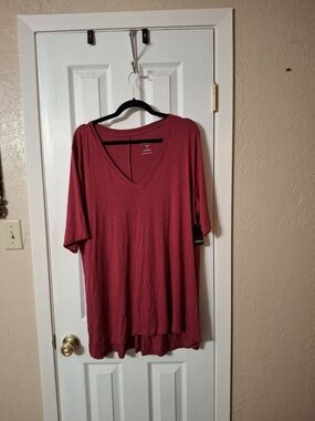 torrid Deep V-Neck Short Sleeve Tunic in Berry